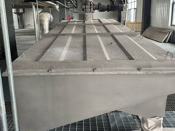 礦用直線振動篩的基本原理