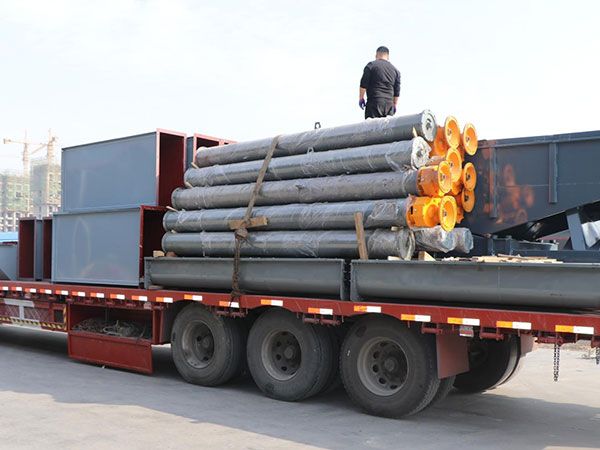 客戶定制螺旋輸送機發貨