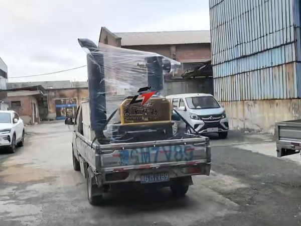 山西王老板再次訂購的羅茨風(fēng)機真空上料機已發(fā)貨