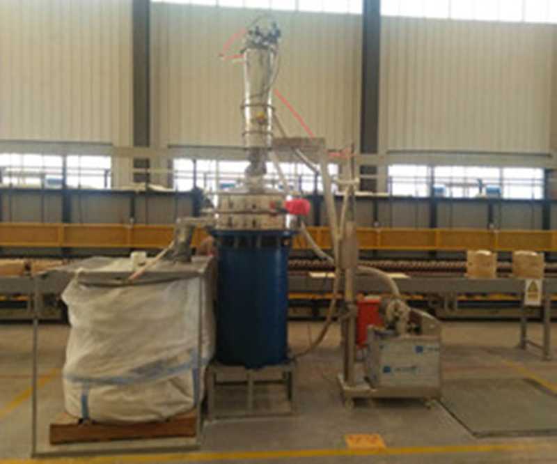 高卓振動篩廠家客戶案例-篩分高嶺土