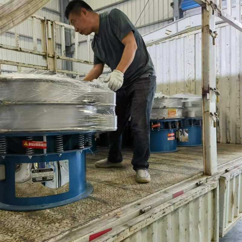 定制款雙層旋振篩生產(chǎn)完成裝車發(fā)貨