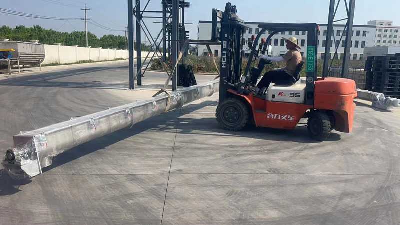 食品級螺旋輸送機安全抵達客戶廠區，助力食品行業高效生產